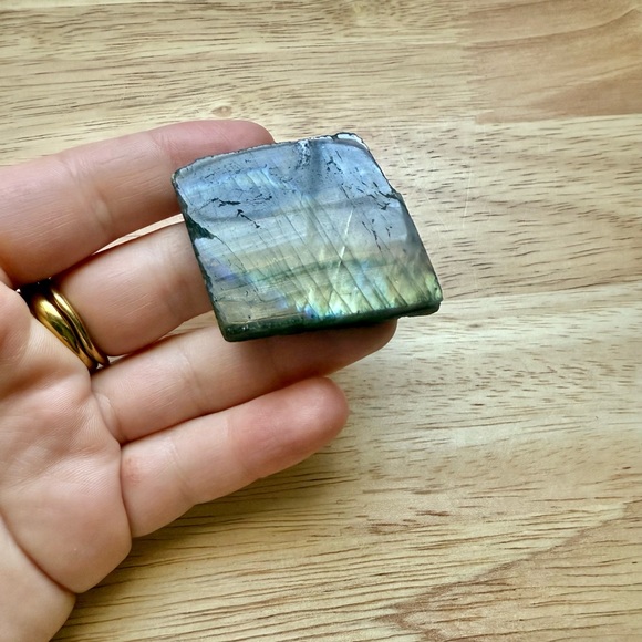 Iridescent Labradorite Slab - Picture 5 of 6